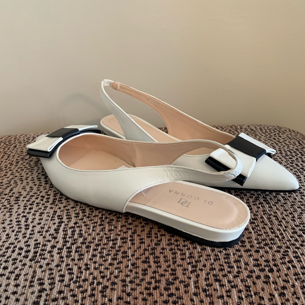 Chic White and Black Flats with Bow Detail - Picture 2 of 3